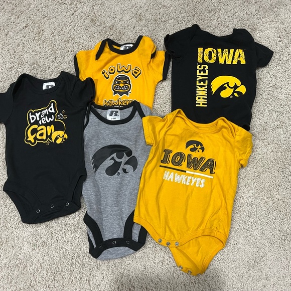 3-6 month Iowa Baby Sports Onesies - Picture 1 of 4